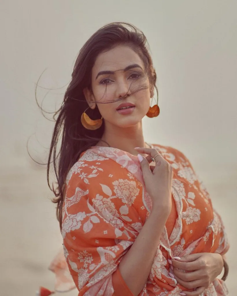 Sonal Chauhan Images