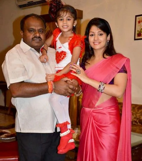 Kutty Radhika kumara swamy photos