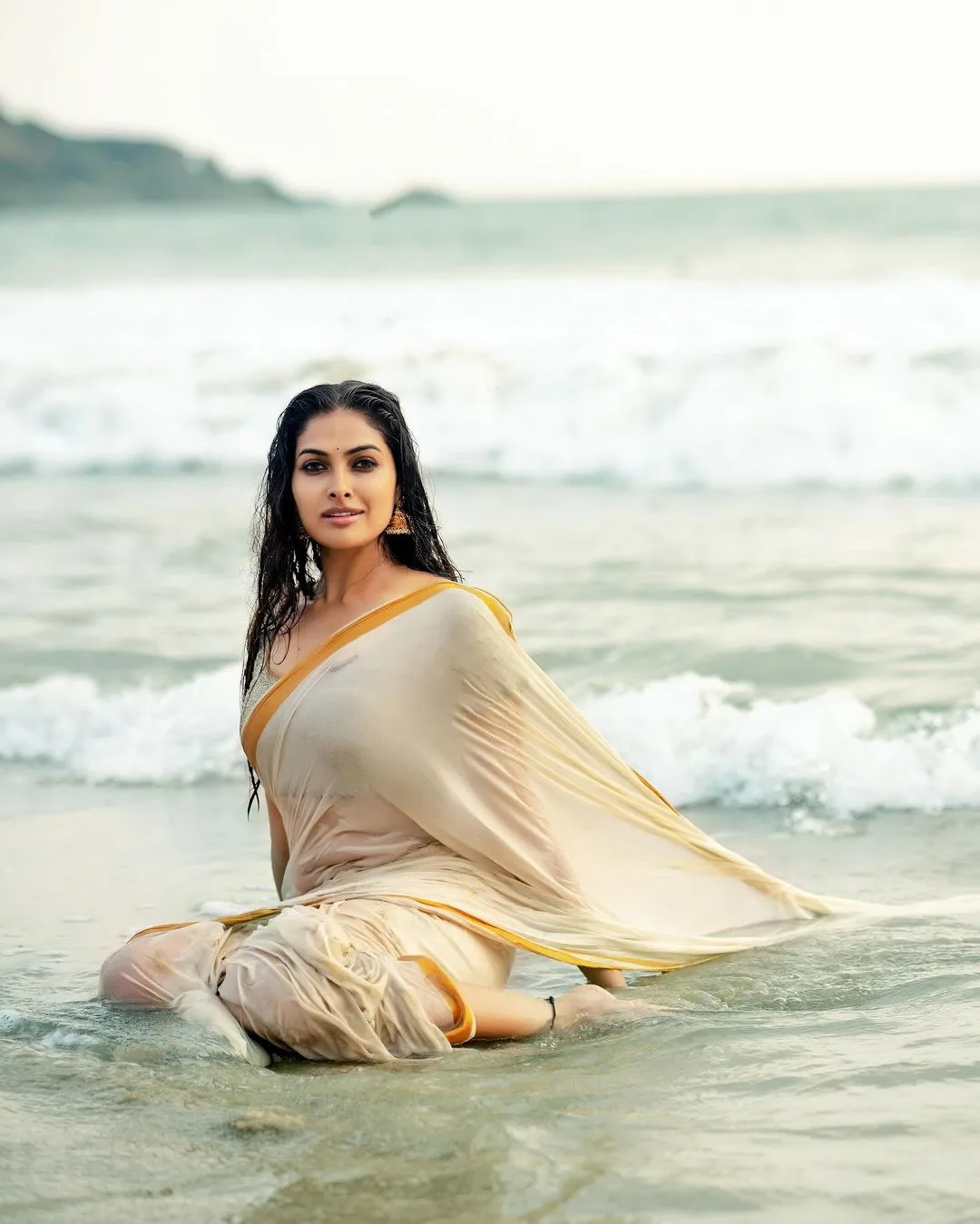 divi vadthya latest photoshoot in beach